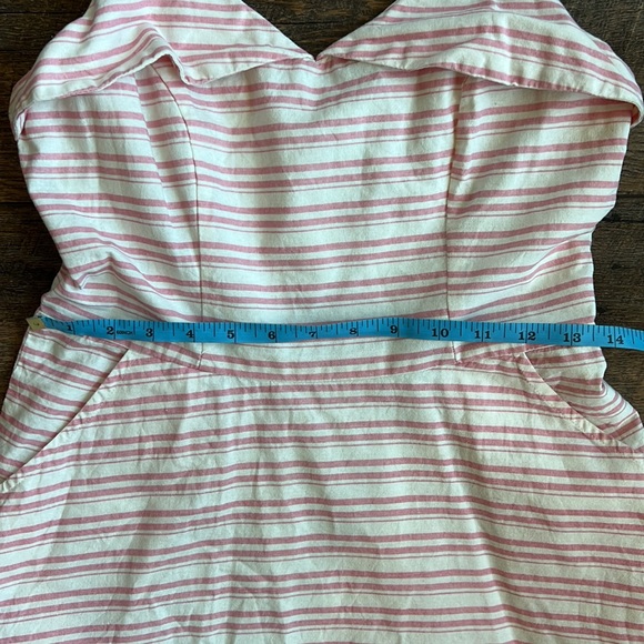 Pink and white striped dress with pockets - Picture 2 of 7